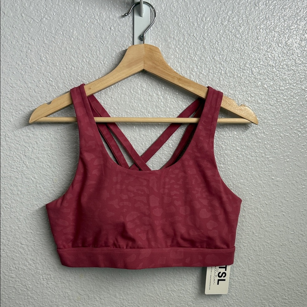 Stylish Burgundy Sports Bra with Crisscross Back